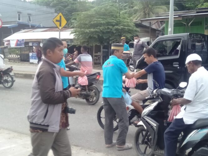 
 Tudung Sipulung Bintuni Berbagi Berkah Ramadhan