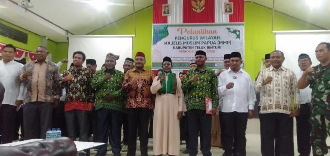 
 Pose bersama usai pelantikan