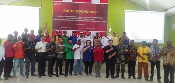 
 Foto bersama usai kegiatan rapat koordinasi.