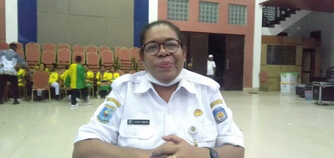 
 Kepala Dinas P3AKB Teluk Bintuni, Jane Fimbay