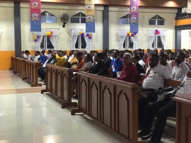 
 Wakil Bupati Teluk Bintuni Hadiri Perayaan HUT Jemaat Lahairoi Sterira ke-60