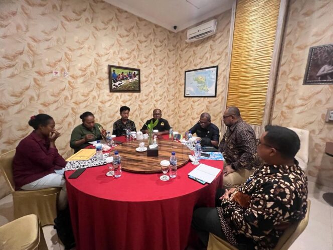 
 Pertemuan Pemda Teluk Bintuni dan Komnas HAM di Manokwari, Kamis.