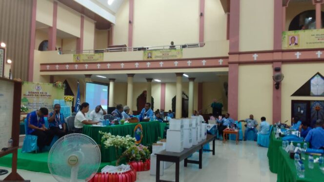 
 Suasana pemilihan BPK GKI Teluk Bintuni Periode 2022-2027