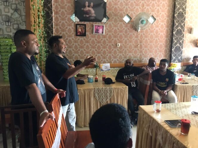 
 Perbasi Provinsi Papua Barat saat menjelaskan terkait aturan main pada laga semifinal dan final nanti, Sabtu.