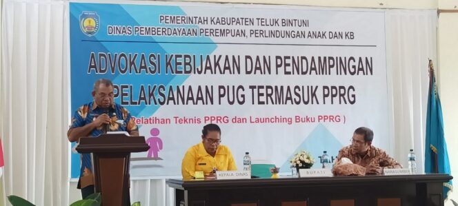 
 Wakil Bupati Teluk Bintuni, Matret Kokop saat membuka kegiatan, Kamis.