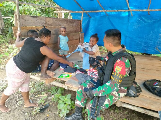 
 Gelak Tawa Mayarakat di Tapal Batas RI Bersama Satgas Yonif 143/TWEJ