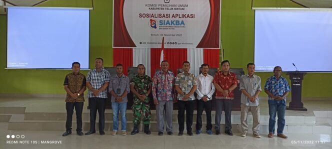 
 KPU Teluk Bintuni Gelar Sosialisasi Pengaplikasian SIAKBA