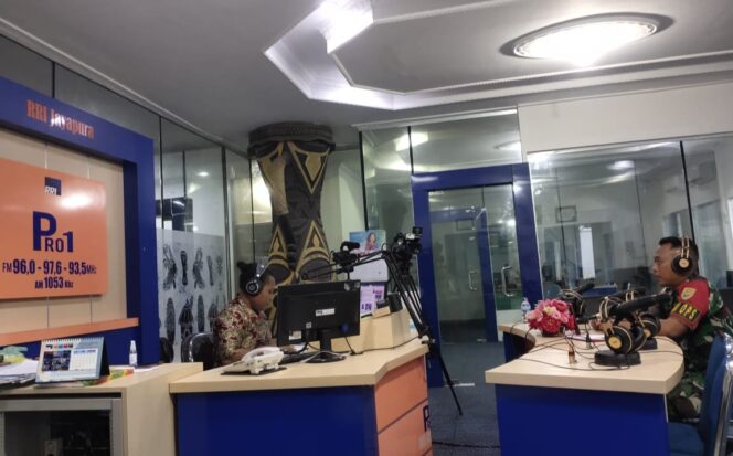 
 Serdadu Wira Bersama RRI Jayapura Sapa Masyarakat