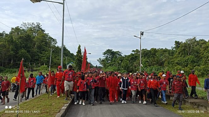 
 HUT Ke 50 PDIP Kabupaten Teluk Bintuni Gelar Jalan Sehat