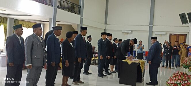 
 Lantik Panitia Pemilihan  Dan Pengawas Anggota MRPB, Wabup: Jaga Proses Pemilihan Dalam Bingkai Demokrasi