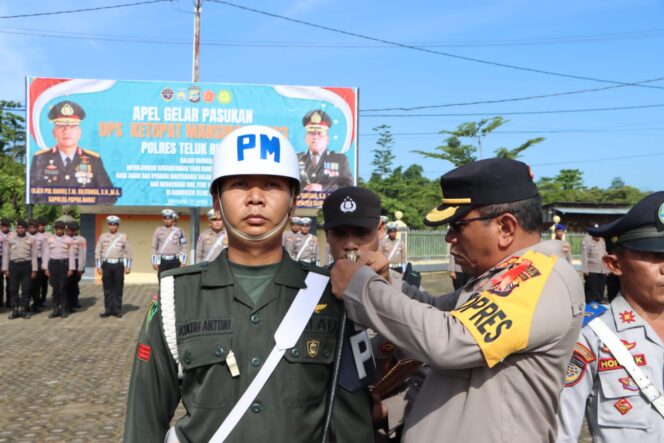 
 Kapolres Junov Siregar Pimpin Apel Gelar Pasukan OPS Ketupat Mansinam 2023