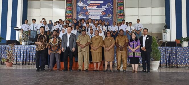 
 DP3AKB Provinsi Bersama DP3AKB Teluk Bintuni Adakan Seminar Tentang Aborsi dan Permasalahannya