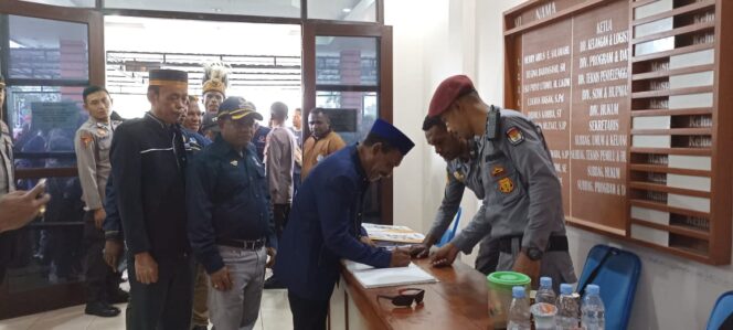 
 Nasdem Mendaftarkan Baceleg di KPU, Jen Fimbay ; Targetkan 10 Kursi di Seluruh Dapil