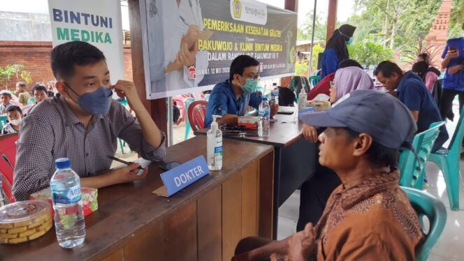 
 HUT Ke 11 Pakuwojo Teluk Bintuni Gelar Bhakti Sosial Donor Darah, Khitanan Massal dan Pemeriksaan Kesehatan