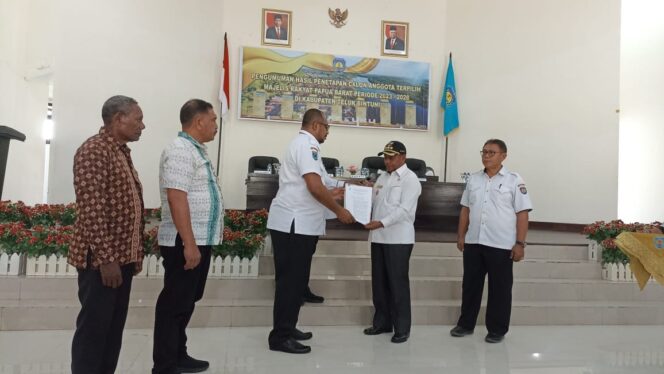 
 Penetapan Anggota MRPB Teluk Bintuni, Rheinhard: Ditetapkan melalui hasil Verifikasi Berkas dari 8 calon