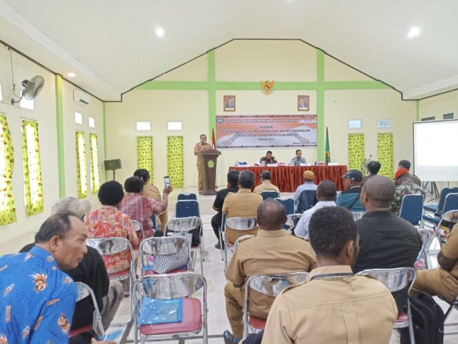 
 Kesbangpol Bintuni Gelar Penguatan Kapasitas Masyarakat Sipil