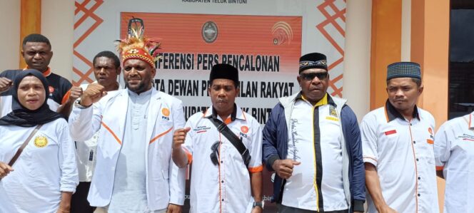 
 Setelah Berkas di Terima KPU, Ketua PKS Bintuni Imbau Masyarakat Sukseskan Pemilu 2024