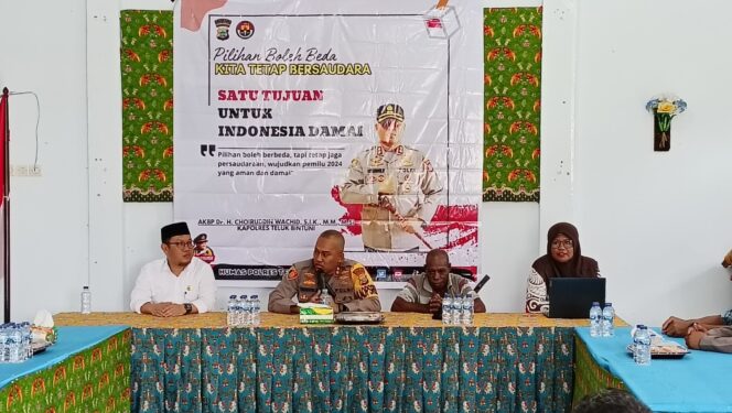 
 Polisi Sosialisasikan Pemilu Bermartabat bagi Warga Argosigemerai