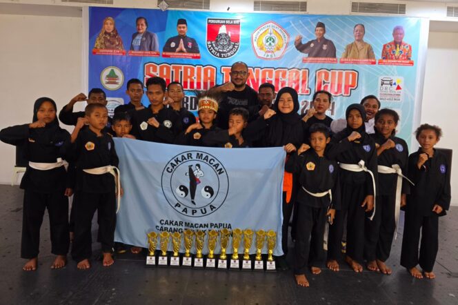 
 Kontingen Pencak Silat dari Perguruan Cakar Macan kabupaten Teluk Bintuni yang dipimpin Manajer, Rheinhard C.Maniagasi sukses torehkan hasil gemilang pada kejuaraan pencak silat di Manokwari, Selasa.