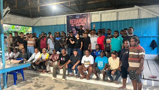 
 Relawan DAMAI siap menjemput bakal calon bupati, Daniel Asmorom