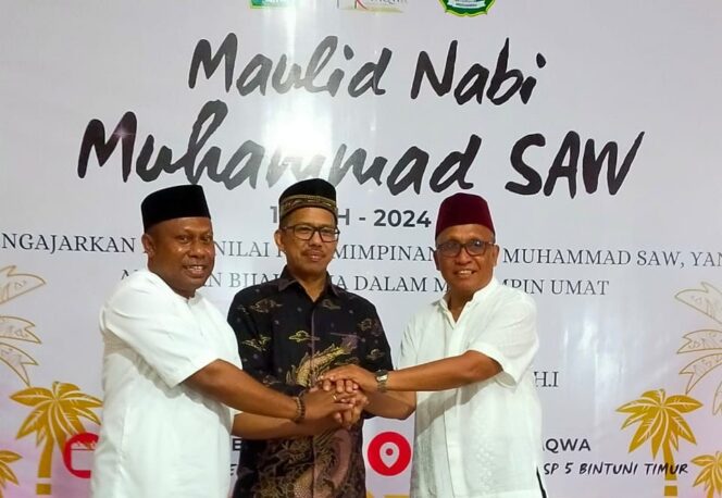 
 Tiga putra kabupaten Teluk Bintuni yang tengah bertarung di pilkada sebagai calon wakil bupati. Apa yang mereka tunjukkan adalah bukti bahwa politik bisa dibuat sejuk, santun dan bersahabat. Tidak harus bermusuhan.