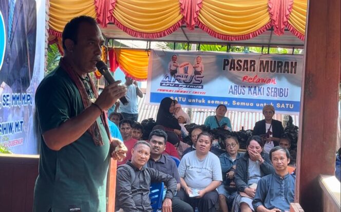 
 Calon Gubernur PBD, AFU saat menjelaskan soal visi dan misi pasangan ARUS kepada simpatisan pendukung di Moyo. 