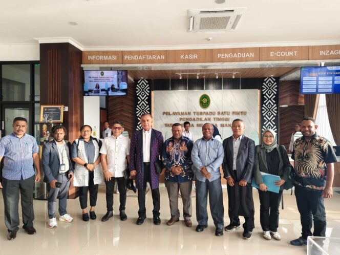 
 Gugatan Paslon JOIN Ditolak PT-TUN Manado