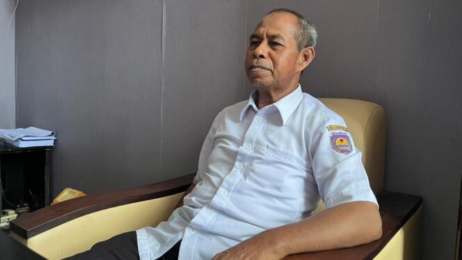 
 Kepala Bapenda Kab. Teluk Bintuni, Ahmad Rahanjamtel