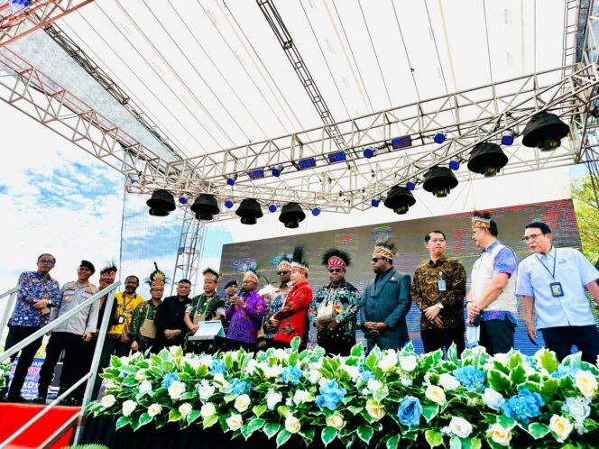 
 Peluncuran Identitas Kependudukan Digital Orang Asli Papua (IKD-OAP) Provinsi Papua Barat, Jumat (21/11/2025). 