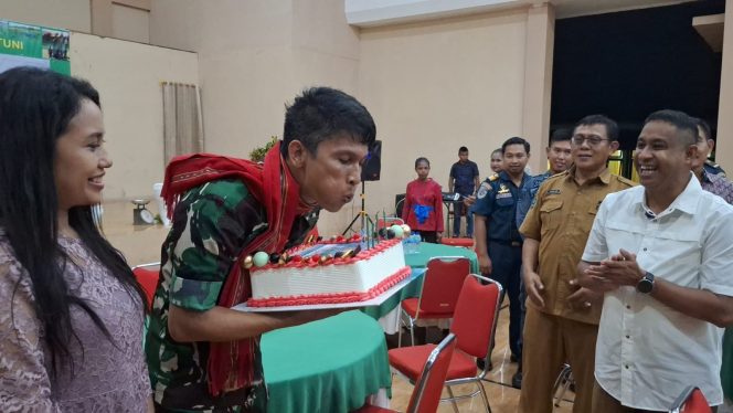 
 Simbol Soliditas, Bupati Anisto Beri Kejutan di Momen HUT Dandim Simanjuntak