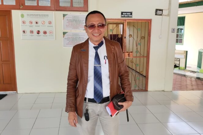 
 Praktisi Hukum di Manokwari, Rustam SH CPCLE