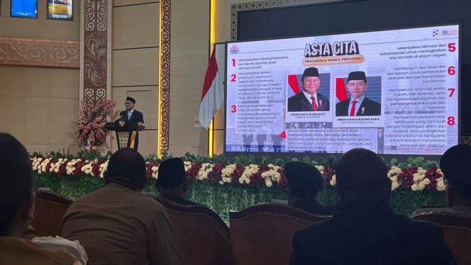 
 Kepala Badan Kepegawaian Negara (BKN) RI, Prof. Dr. Drs. Zudan Arif Fakrulloh, S.H., M.H, saat menyampaikan sambutan di acara pengukuhan Kepala Kantor Regional XIV BKN Manokwari, Selasa