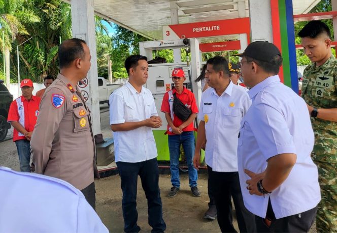 
 Dihadapan Bupati, Pihak SPBU Tisay Keluhkan Pengajuan Penambahan Kuota yang Tidak Dijawab