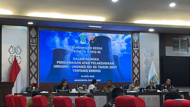 
 Komite II DPD RI dalam kunjungan Kerja pengawasan UU tentang Energi. Upayakan pemanfaatan energi terbarukan. 