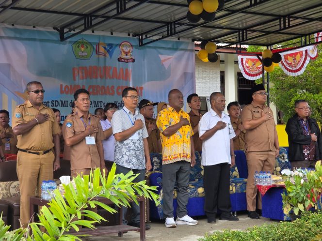 
 Sambut HUT SMA Negeri 1 Bintuni, Pelajar SD dan SMP Ikuti Lomba Cerdas Cermat