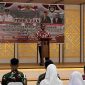 Kaban Kesbangpol Provinsi Papua Barat, Rheinhard C. Maniagasi, S.STP, M.Si saat memberikan arahan di acara pembukaan seleksi.