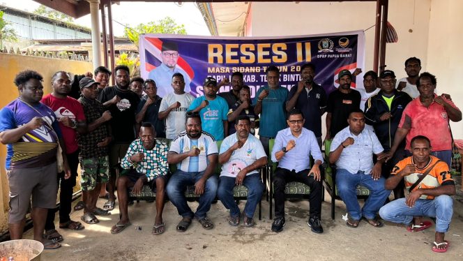 
 Komitmen Sase Kawal Program ‘Papua Barat Cerdas’ di Teluk Bintuni