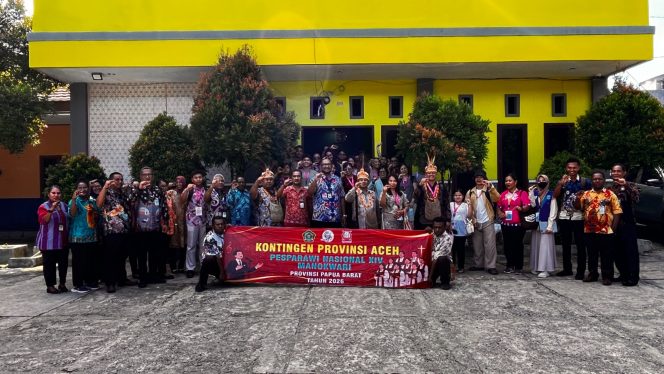 
 Foto bersama Badan Kesbangpol Papua Barat dan Kontingen Nangroe Aceh Darussalam