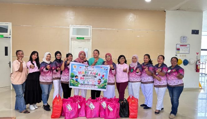 
 Team Cenderawasih Peduli Papua bersama Dokter dan Perawat Ruang Anak RSUD Jayapura usai gelaran peringatan HAN 2026