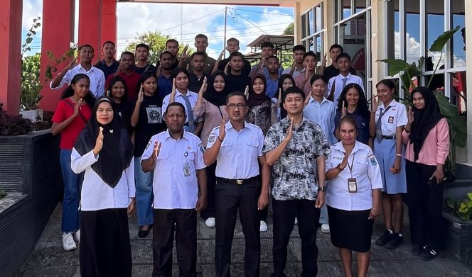 
 Foto bersama usai rapat