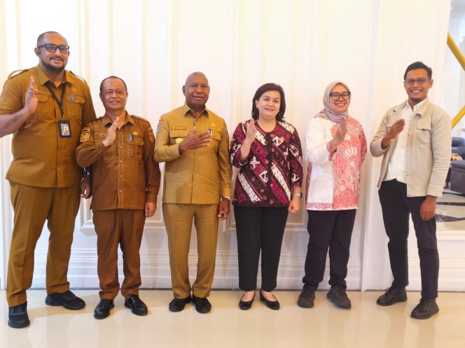 
 Bahas Pengungsi Asal Moskona, Gubernur Ratas dengan Komnas HAM