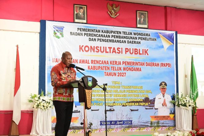 
 Bupati Auri Tekankan Filosofi “Setiap Rumah Adalah Sekolah, Setiap Orang Adalah Guru”