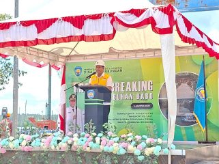 Bupati Anisto saat memberikan sambutan di acara Ground Breaking Pelabuhan Babo, Rabu (5/8/2026)