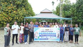 PT PLN IUP Maluku Papua bersama LKP Pesona Pariwisata Papua, Suksea menggelar pelatihan UMKM Petani Jamur Tiram di Distrik Sabron, Kabupatsn Jayapura. 