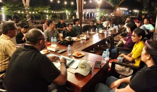 
 Senja di Amban Pantai: Ketika Media dan Pemerintah Duduk Satu Meja