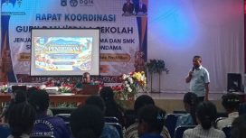 Dr. Elisa Kurube saat paparan di hadapan forum