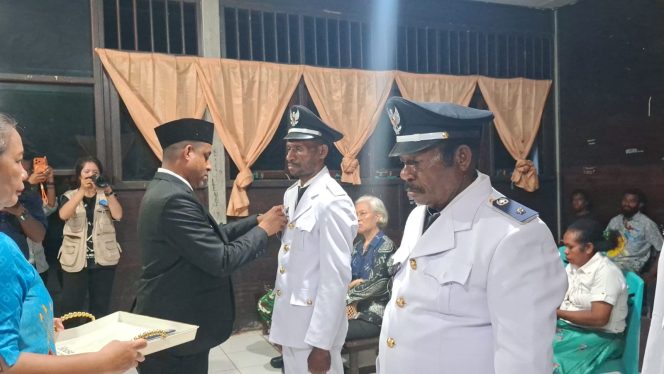 
 Lantik Tiga Kepala Kampung, Bupati Anisto Ingatkan Soal Pengabdian